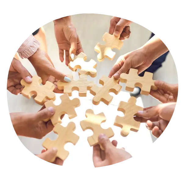 How HRAs work hands putting puzzle pieces together